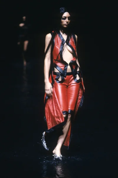 Look 50